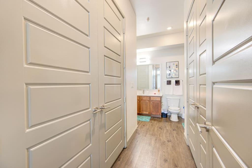 Trendy Downtown 1Bd/Freeparking/Wi-Fi/Pool Apartment Houston Ngoại thất bức ảnh
